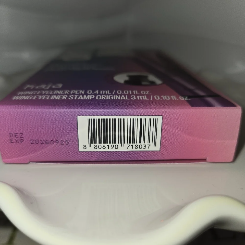 Kaja Wink Stamp Wing Eyeliner Pen & Stamp - Ink Black